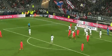 他踢球完全靠脑子