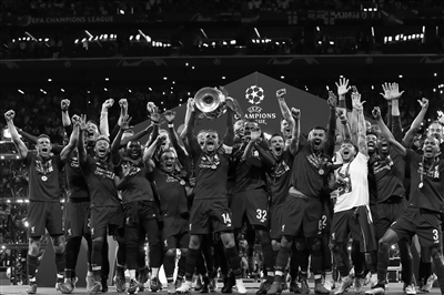 英超对比近两年圣诞积分榜：榜首易主 曼市双雄排名上升（英超圣诞积分榜近两年对比：领跑者更迭 曼市双雄名次提升）