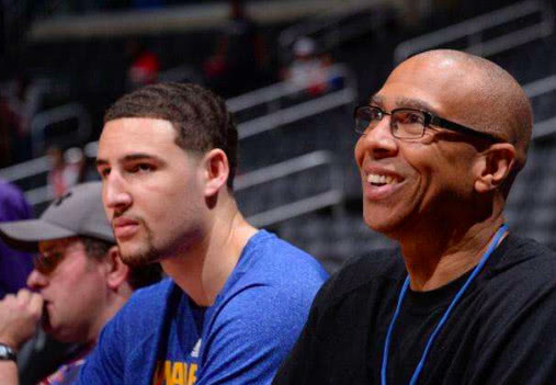 阿什拉夫荣膺2025年非洲足球先生，拉莫斯社媒发文祝贺（阿什拉夫加冕2025年非洲足球先生，拉莫斯社媒送上祝福）