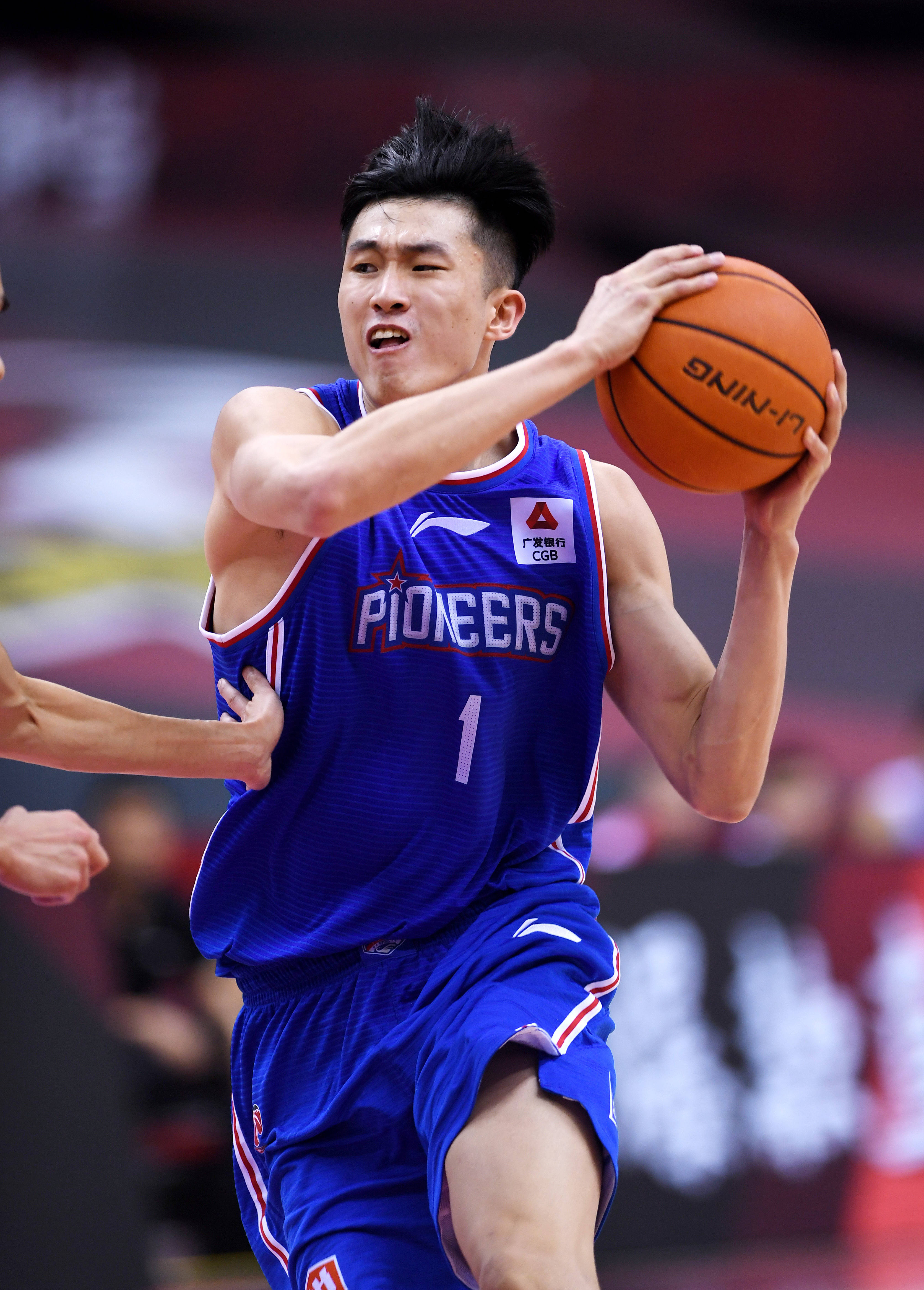 美记：鹈鹕管理层变革意愿持续增强，琼斯普尔等人可能被交易（美媒称鹈鹕高层变革意愿升温，琼斯普尔等人或被交易）