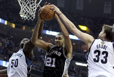 NBA：独行侠末节逆转 公牛痛失好局（NBA：独行侠末节翻盘，公牛错失胜机）