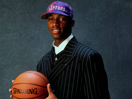 廉颇老矣？四旬老汉詹姆斯半场9投2中，仅得4分2板2助攻（岁月不饶人？四旬詹姆斯半场命中率低迷，9投2中仅取4分2板2助）