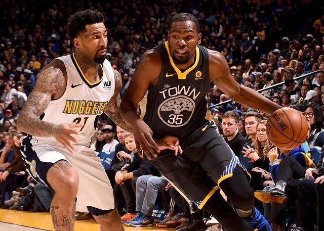 德转列本赛季30岁以上选手进球排行榜：凯恩领跑，...（德转发布本赛季30岁以上球员射手榜：凯恩居首，...）