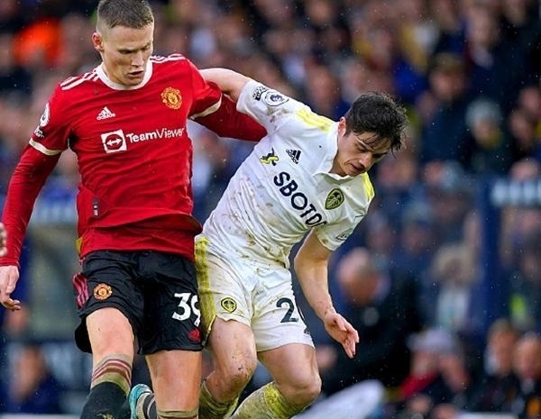 BBC：前曼城球员巴顿因社媒攻击性言论被判6个月监禁