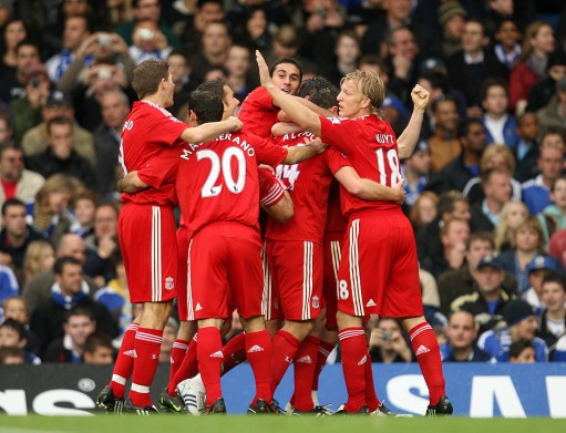 世界杯三个东道主墨加美依次被分至ABD三组，不用参与抽签（世界杯东道主墨西哥、加拿大、美国直接落位A、B、D组三，无需抽签）